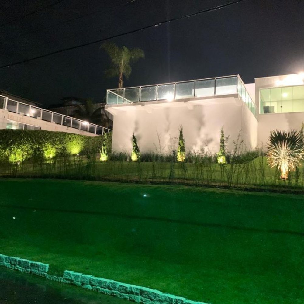 6e97c183-fc03-4a1f-96c4-4c2995e28be5-1