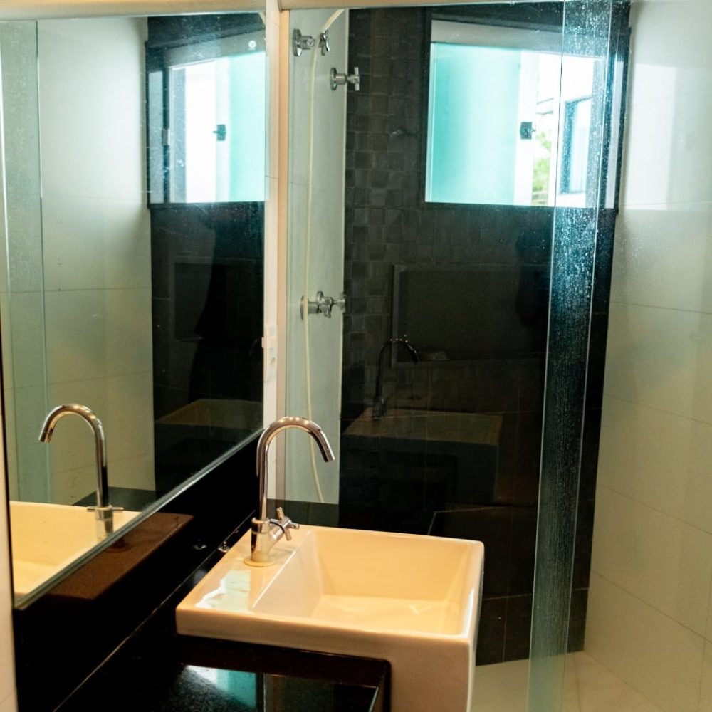 b434a09d-b840-4d1e-a7a7-3007938657ee