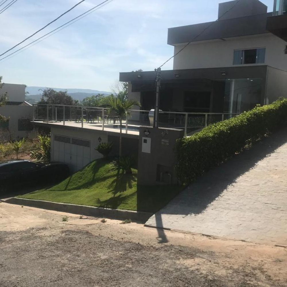 d9b4c7f5-3dd7-4e9e-ae64-74492c619869