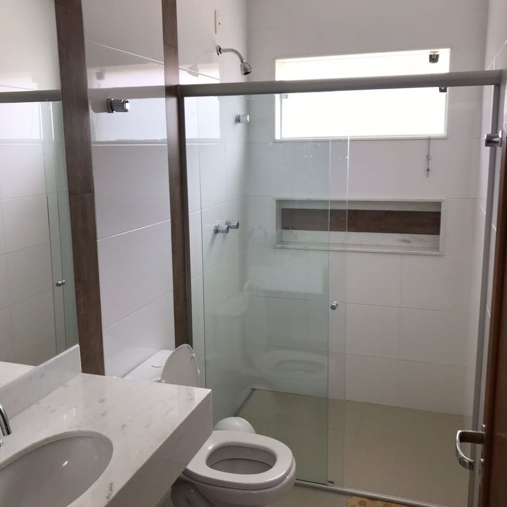 e0f9c408-16ff-4dba-922e-418f2adfbfc3