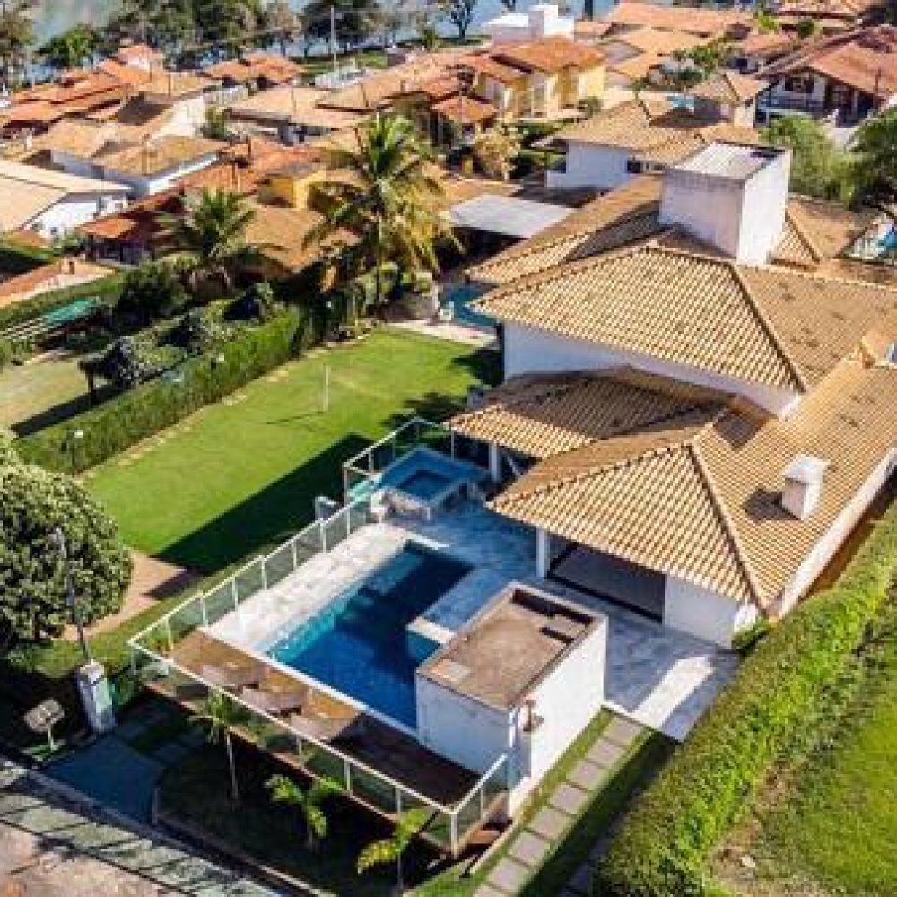 e9075c82-32ab-4f95-9f1a-2161325858ff-1